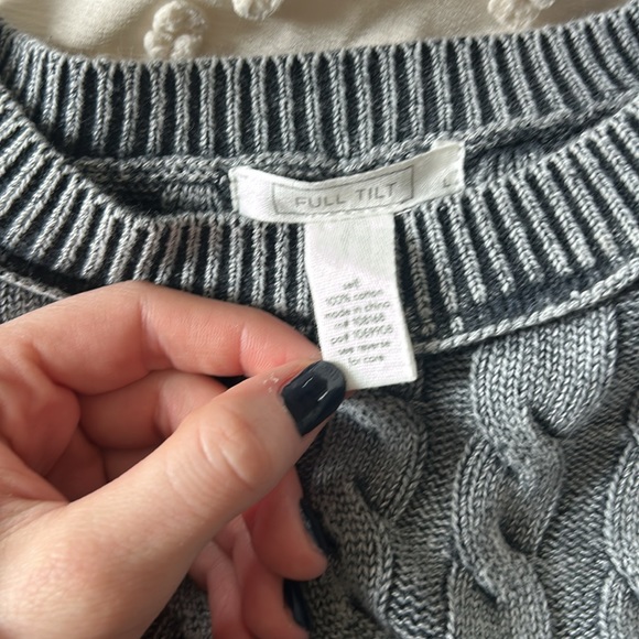 Never been worn full tilt sweater - Picture 3 of 4